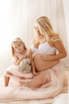 Ann Alzog - farbig - Babybauch